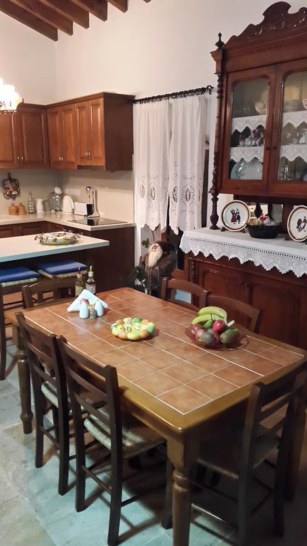 Xenios Cottages โลฟู ห้อง รูปภาพ
